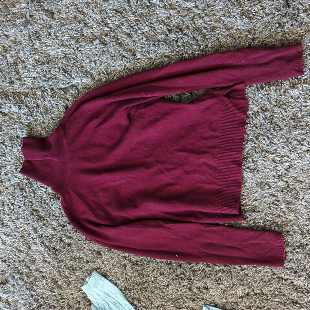 Adrienne Vittadini maroon cashmere turtleneck sweater size M